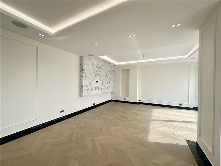 Apartament cu 5 camere decomandat, mobilat în Floreasca