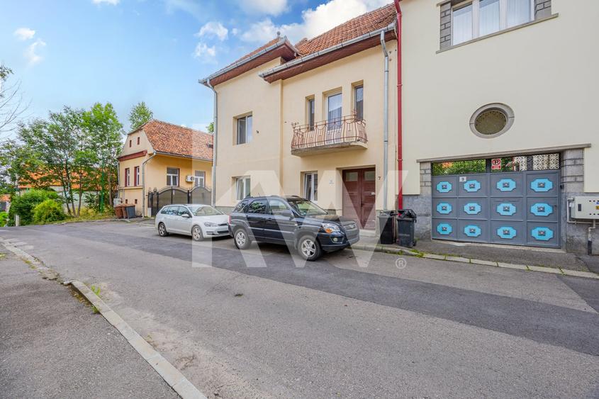 Apartament cu 3 camere decomandat, mobilat în Centrul Istoric
