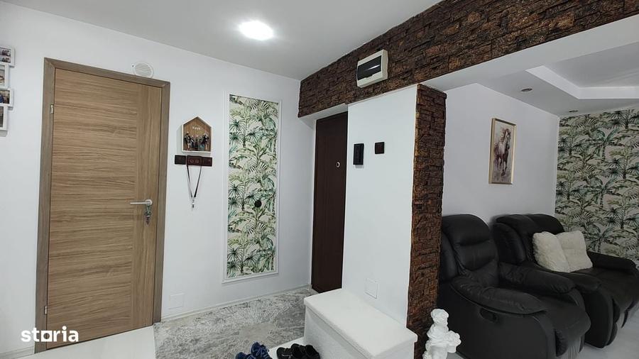 Apartament cu 3 camere decomandat în Decebal