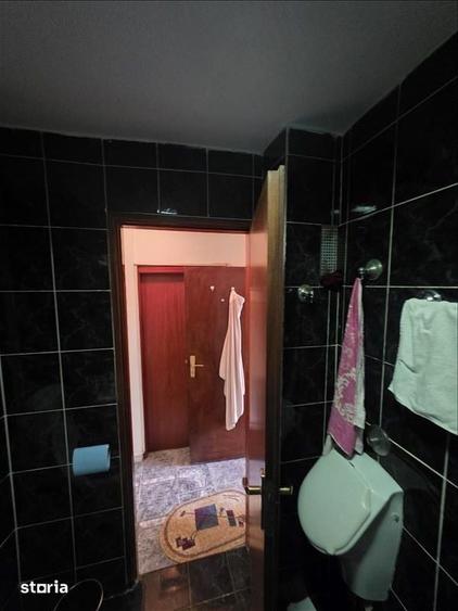 Apartament cu 5 camere decomandat în Obor
