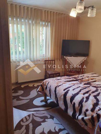 Apartament cu 3 camere decomandat, mobilat în Tractorul