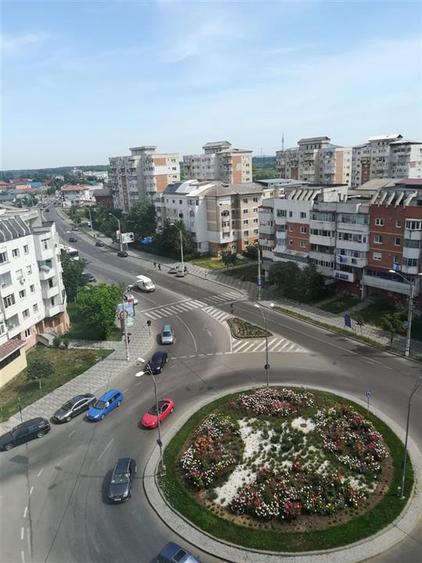 Apartament cu 3 camere decomandat în Ștefan cel Mare