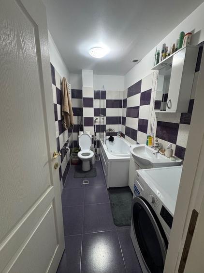 Apartament cu 3 camere decomandat în Exterior Vest