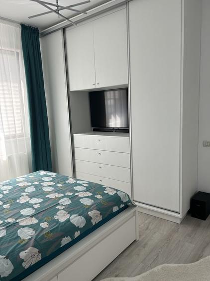 Apartament cu 4 camere decomandat, mobilat în Rahova