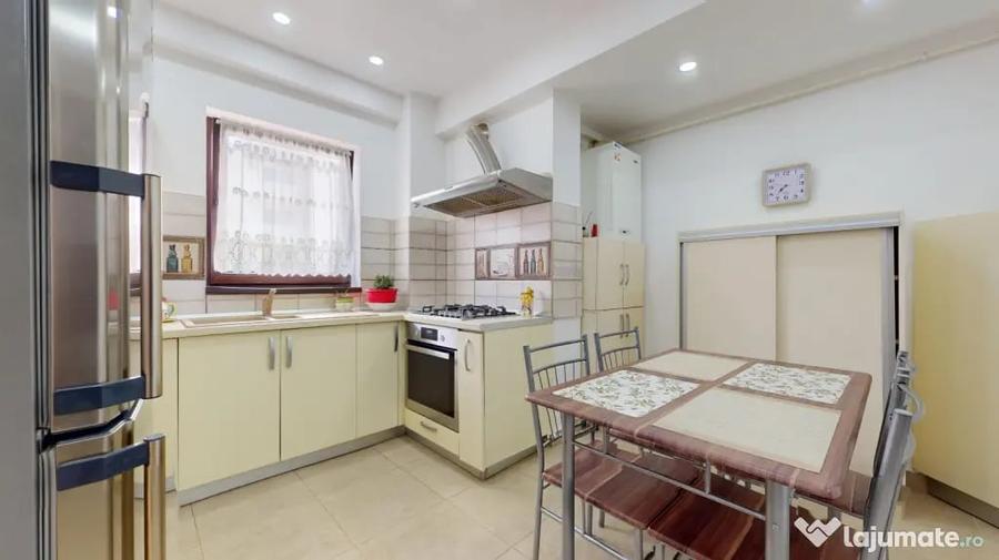 Apartament cu 2 camere decomandat în Central
