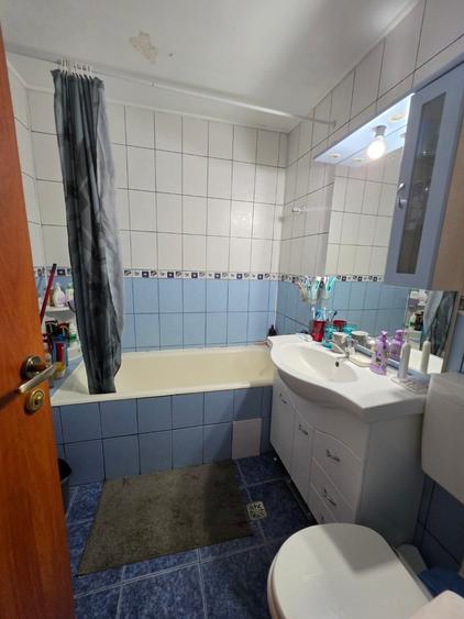 Apartament cu 2 camere decomandat în Baba Novac