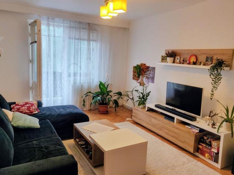 Apartament cu 2 camere decomandat în Central