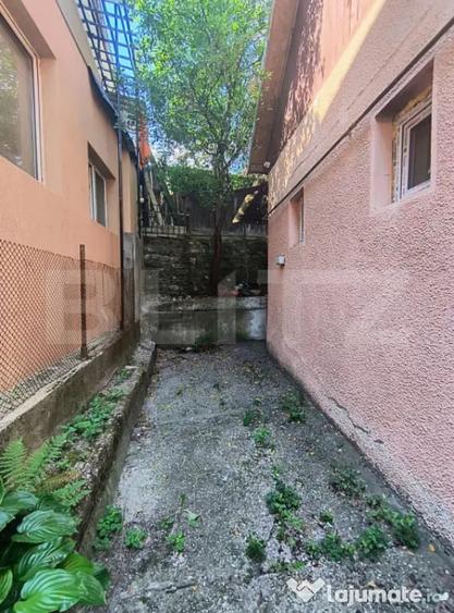 Casă cu 3 camere cu Teren 100 Mp în Central