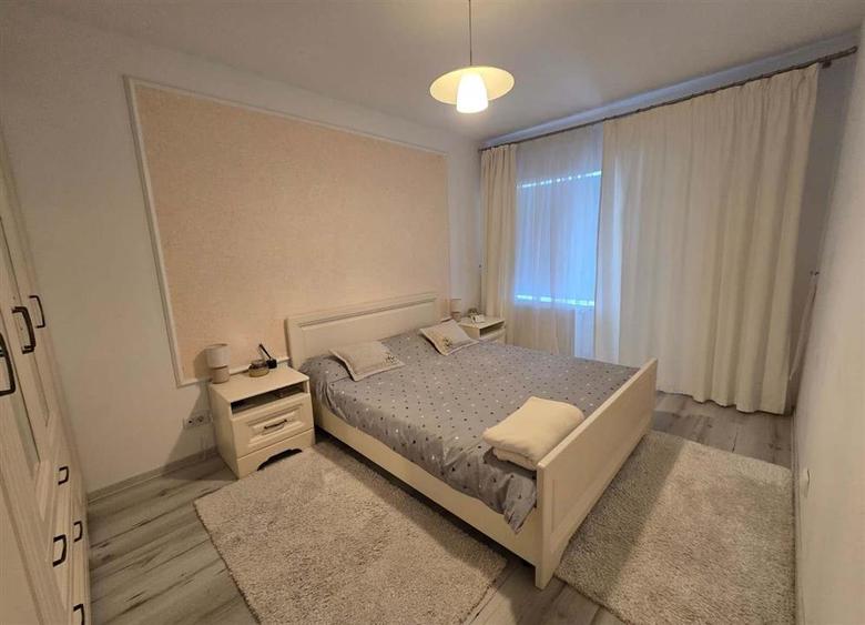 Apartament cu 2 camere decomandat, mobilat în Universității