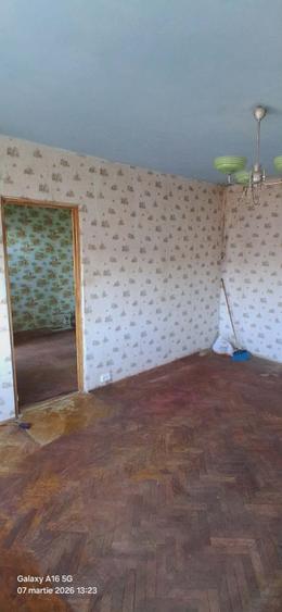 Apartament cu 2 camere semidecomandat în Valenta