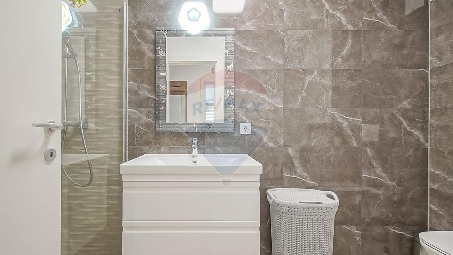 Apartament cu 3 camere decomandat, mobilat în Tractorul