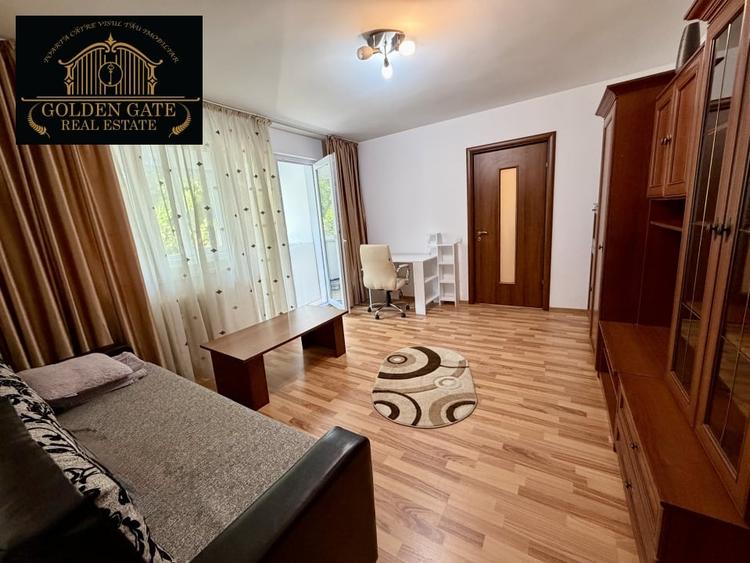 Apartament cu 3 camere semidecomandat, mobilat în Dristor