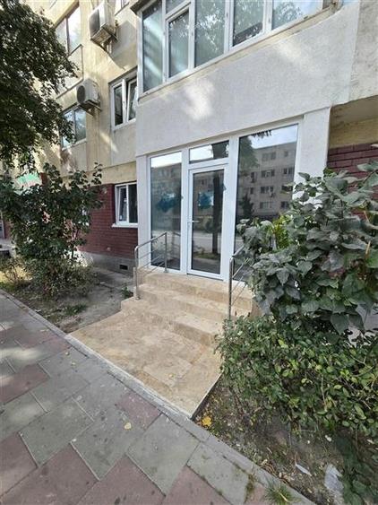 Spațiu comercial, de 63.680000305176 mp, în Casa de Cultură
