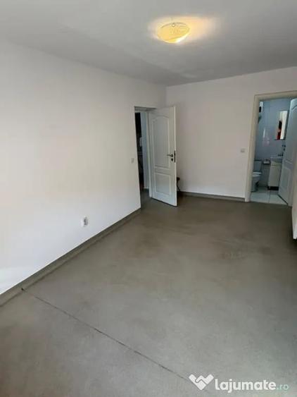 Spațiu comercial, de 35 mp, în Central