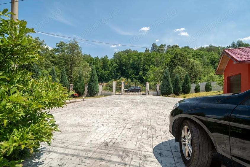 Casă cu Teren 1500 Mp în Vulcan