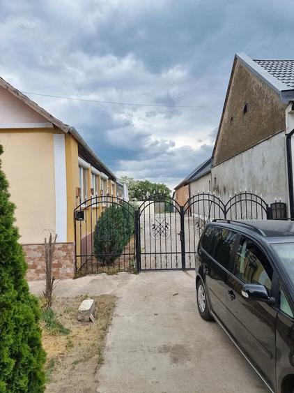 Casă cu Teren 650 Mp în Grabaț