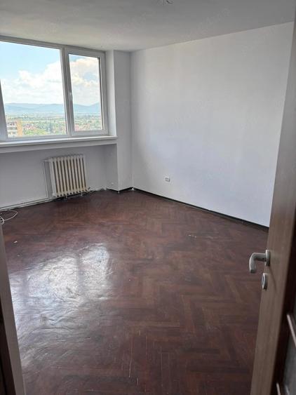 Apartament cu 3 camere decomandat în Simeria
