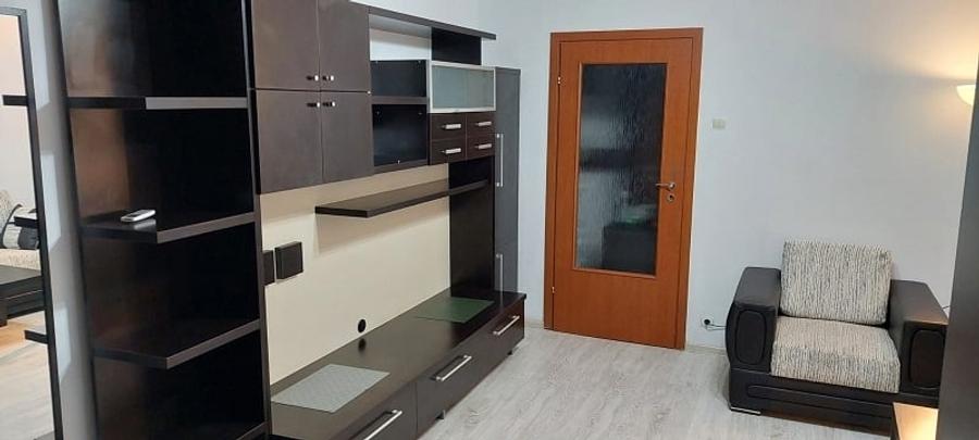 Garsonieră semidecomandată în Titan