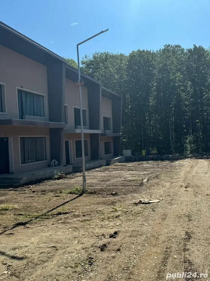 Casă cu 5 camere în Ghermănești