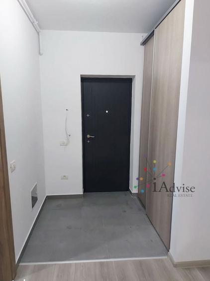 Apartament cu 2 camere decomandat, mobilat în Tractorul