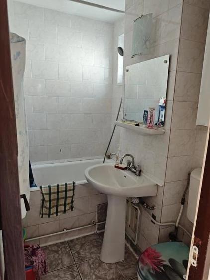 Apartament cu 2 camere semidecomandat în Trivale