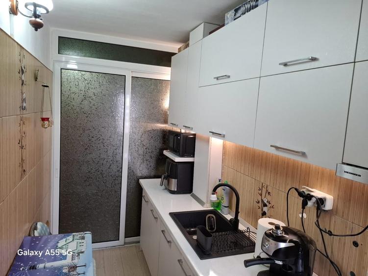 Apartament cu 2 camere semidecomandat în Viziru 1