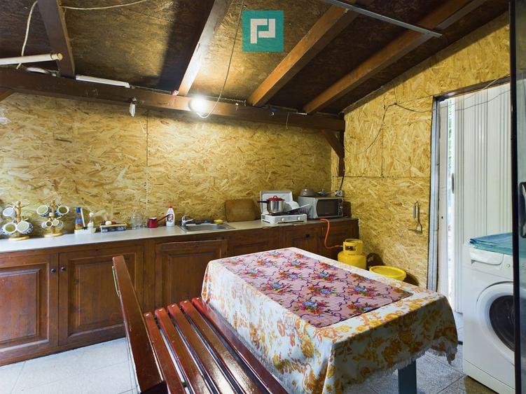 Casă cu 3 camere cu Teren 50 Mp în Intim