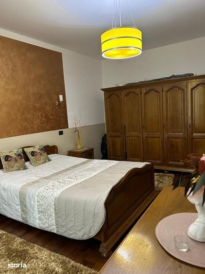 Casă cu 4 camere decomandat în Trivale