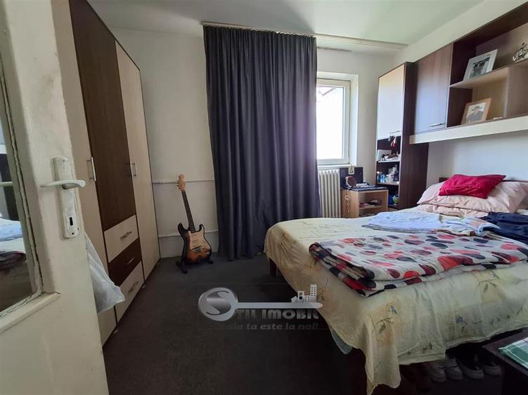 Apartament cu 2 camere nedecomandat în Podu Roș