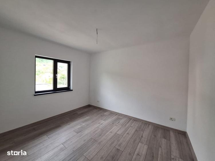 Casă cu 4 camere în Hemeiuș
