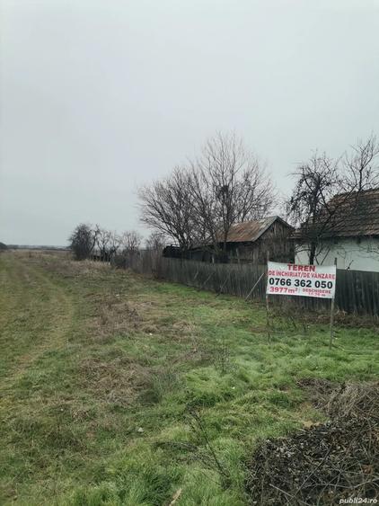 Teren de 3977 mp, în Central