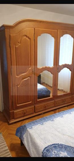 Apartament cu 3 camere decomandat, mobilat în Tineretului
