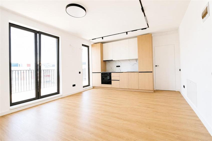 Apartament cu 3 camere semidecomandat în Florești