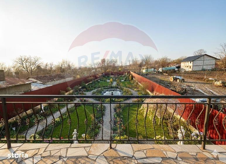 Casă cu 4 camere decomandat în Boteni