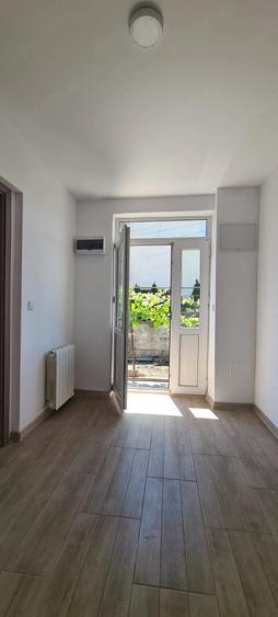 Casă cu Teren 200 Mp în Central