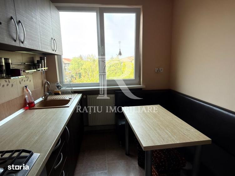 Apartament cu 3 camere decomandat în Dacia