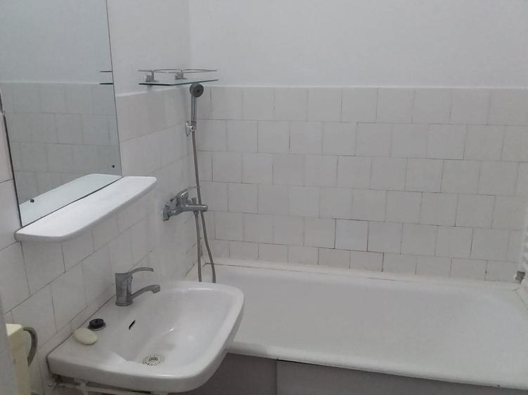 Apartament cu 3 camere decomandat în Tătărași