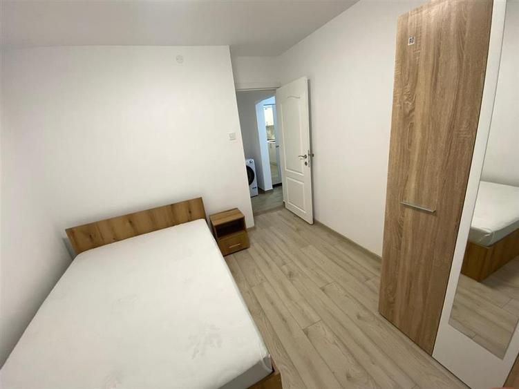 Apartament cu 2 camere decomandat în Podul de Fier