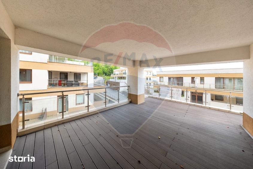 Apartament cu 3 camere în Schei