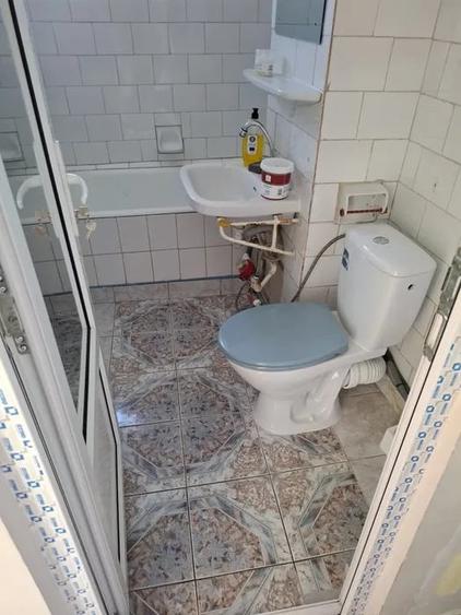 Apartament cu 3 camere decomandat în Viziru 1