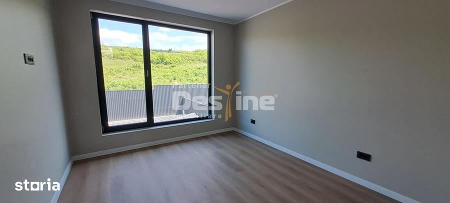 Casă cu 4 camere cu Teren 500 Mp în Bârnova