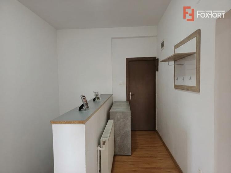 Apartament cu 3 camere decomandat, mobilat în Sânandrei