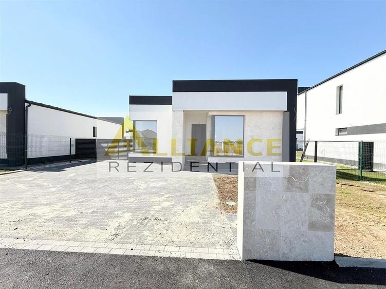 Casă individuală cu 3 camere decomandat cu Canalizare în Berceni