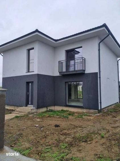 Casă cu 4 camere decomandat cu Teren 120 Mp în Central