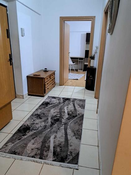 Apartament cu 2 camere decomandat în Rovine