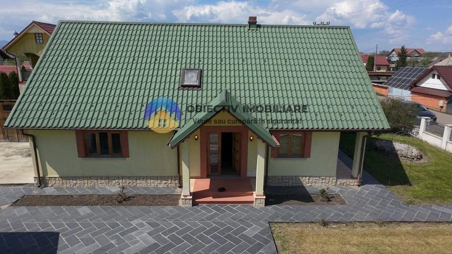 Casă cu 5 camere cu Teren 1800 Mp în Podoleni