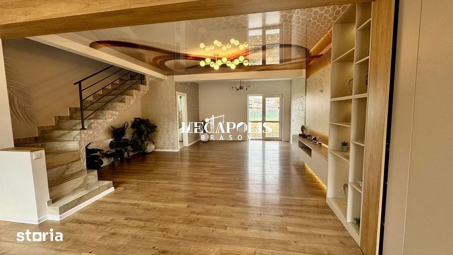Casă cu 4 camere cu Teren 300 Mp în Central