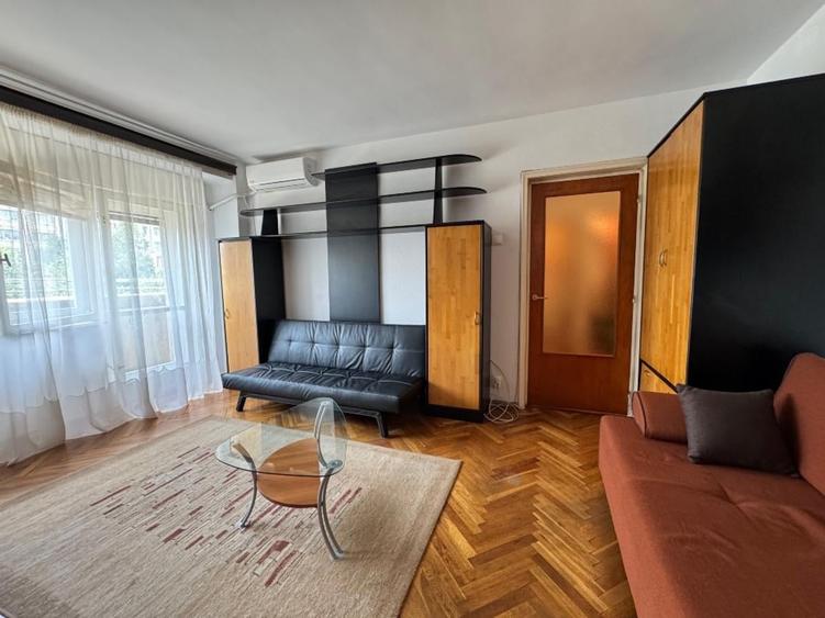 Garsonieră decomandată în Coșbuc