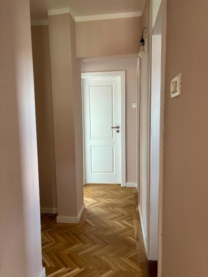 Apartament cu 4 camere decomandat, mobilat în Girocului