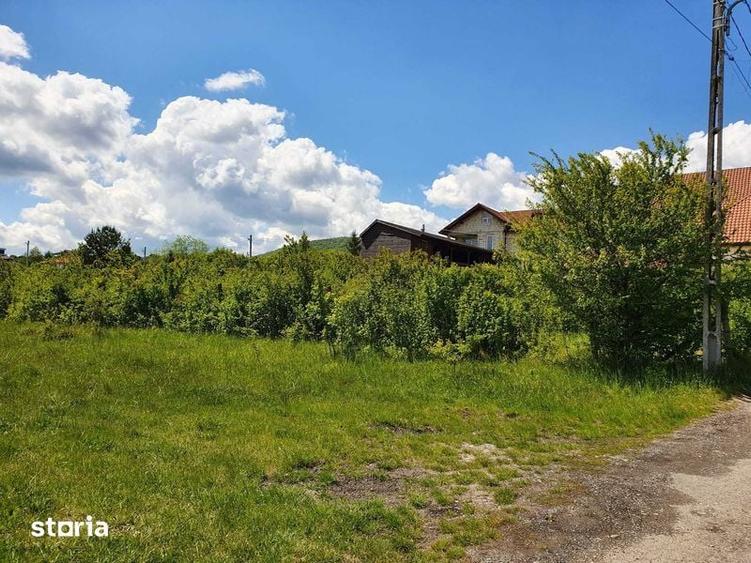 Teren de 1660 mp, în Vulcan
